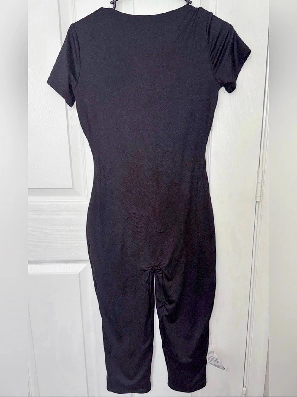 ASOS DESIGN Short Sleeve Open Back Capri Jumpsuit. Size 6